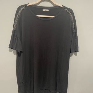 ✨XXL MAURICES EMBELLISHED TOP✨
